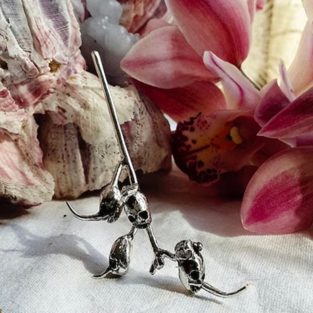 Snapdragon pendant
